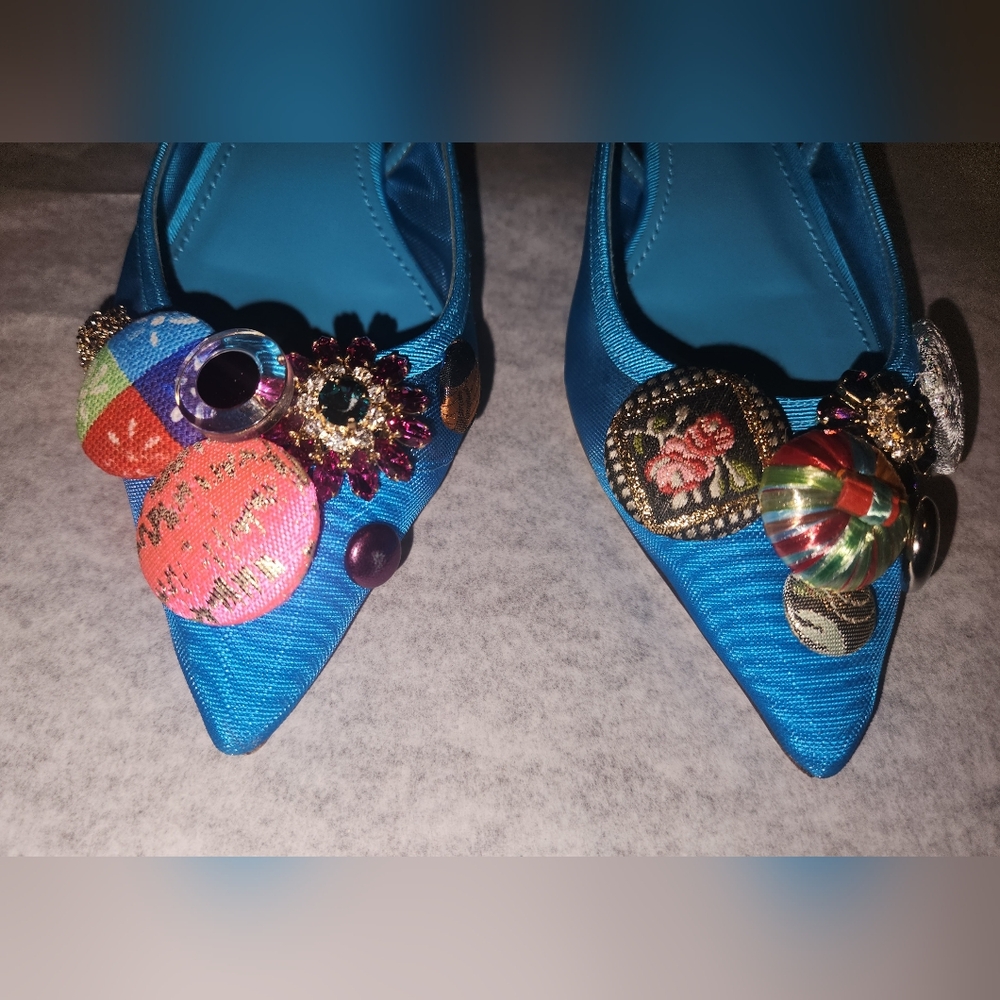 🔥Dolce Gabbana 30 Bejeweled Multicolor Buttons Embellished Slingback Pumps - Picture 10 of 14